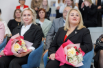 В преддверии Дня воспитателя и всех дошкольных работников в ходе встречи с работниками сферы дошкольного образования губернатор Мурманской области Андрей Чибис вручил награды лучшим работникам дошкольного образования региона.